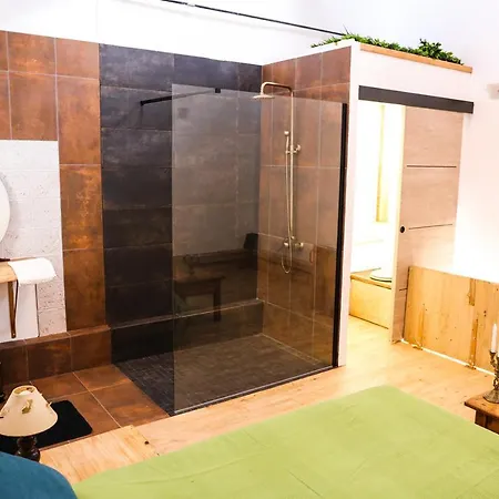 Bed & Breakfast La Maison Du Saula 3*