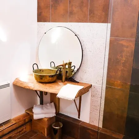 La Maison Du Saula Bed & Breakfast