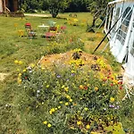 La Maison Du Saula Bed and Breakfast 3*