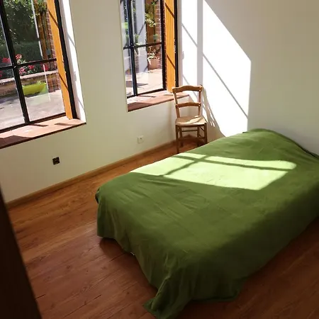 לינה וארוחת בוקר La Maison Du Saula Lafrançaise