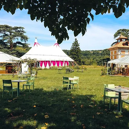 לינה וארוחת בוקר La Maison Du Saula Lafrançaise