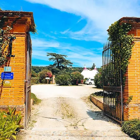 La Maison Du Saula לינה וארוחת בוקר 3*