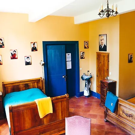 לינה וארוחת בוקר La Maison Du Saula 3*