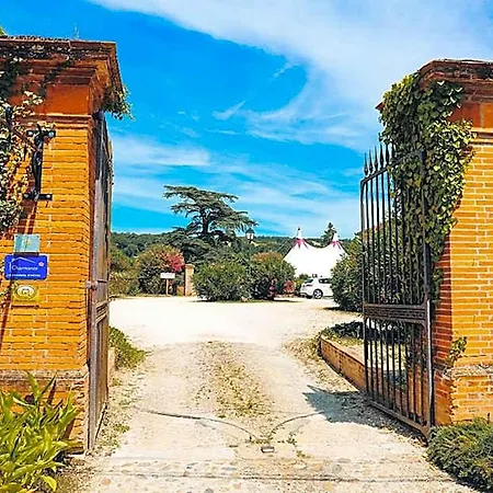 La Maison Du Saula 3* Lafrançaise